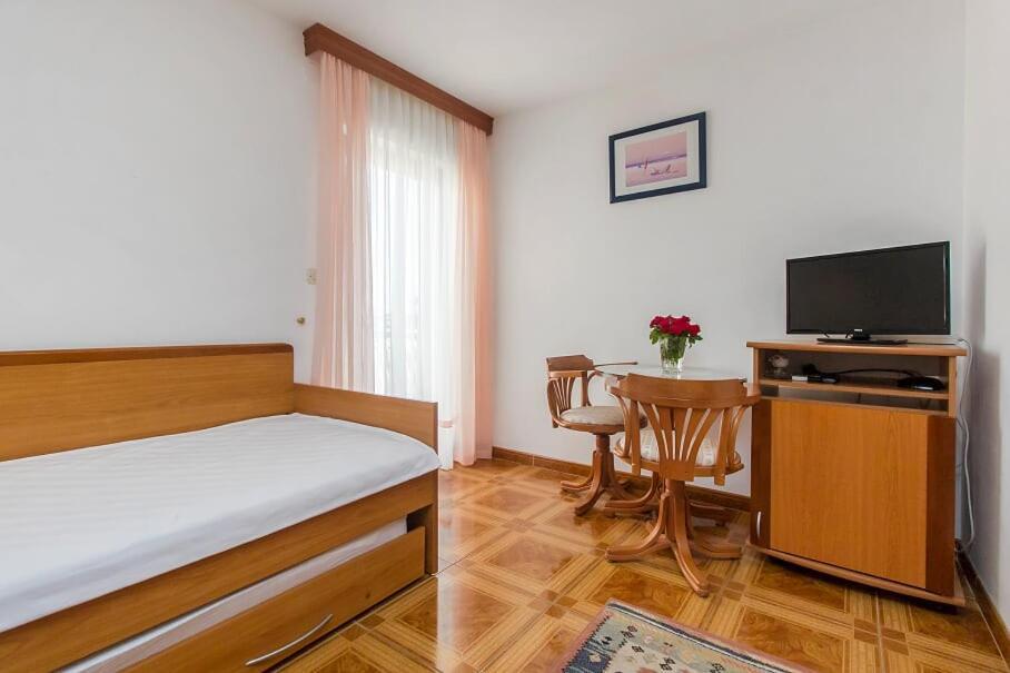 Apartments Tonimir Vodice Exterior foto