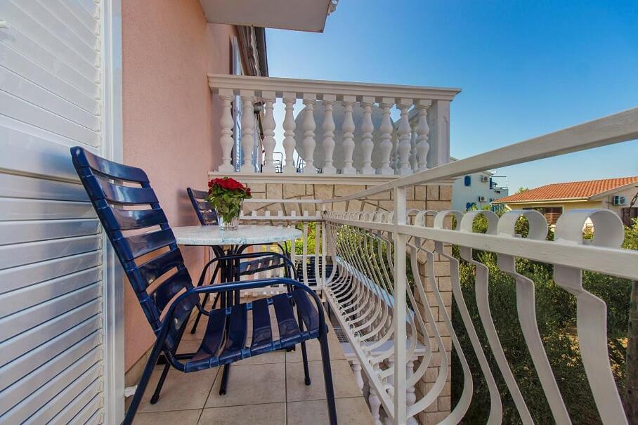 Apartments Tonimir Vodice Exterior foto