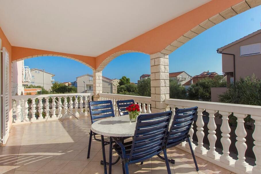 Apartments Tonimir Vodice Exterior foto